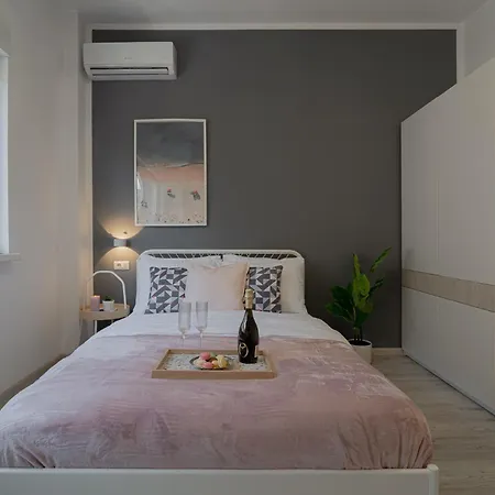Stylish 2Br In Piata Universitatii, Steps To Cismigiu Park Bucharest Exterior photo