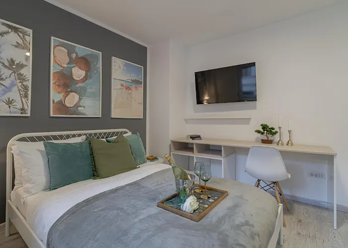 Stylish 2Br In Piata Universitatii, Steps To Cismigiu Park