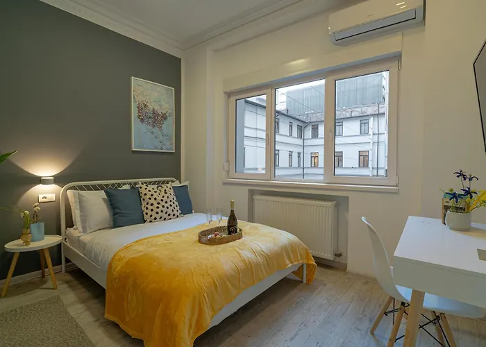 Stylish 2Br In Piata Universitatii, Steps To Cismigiu Park