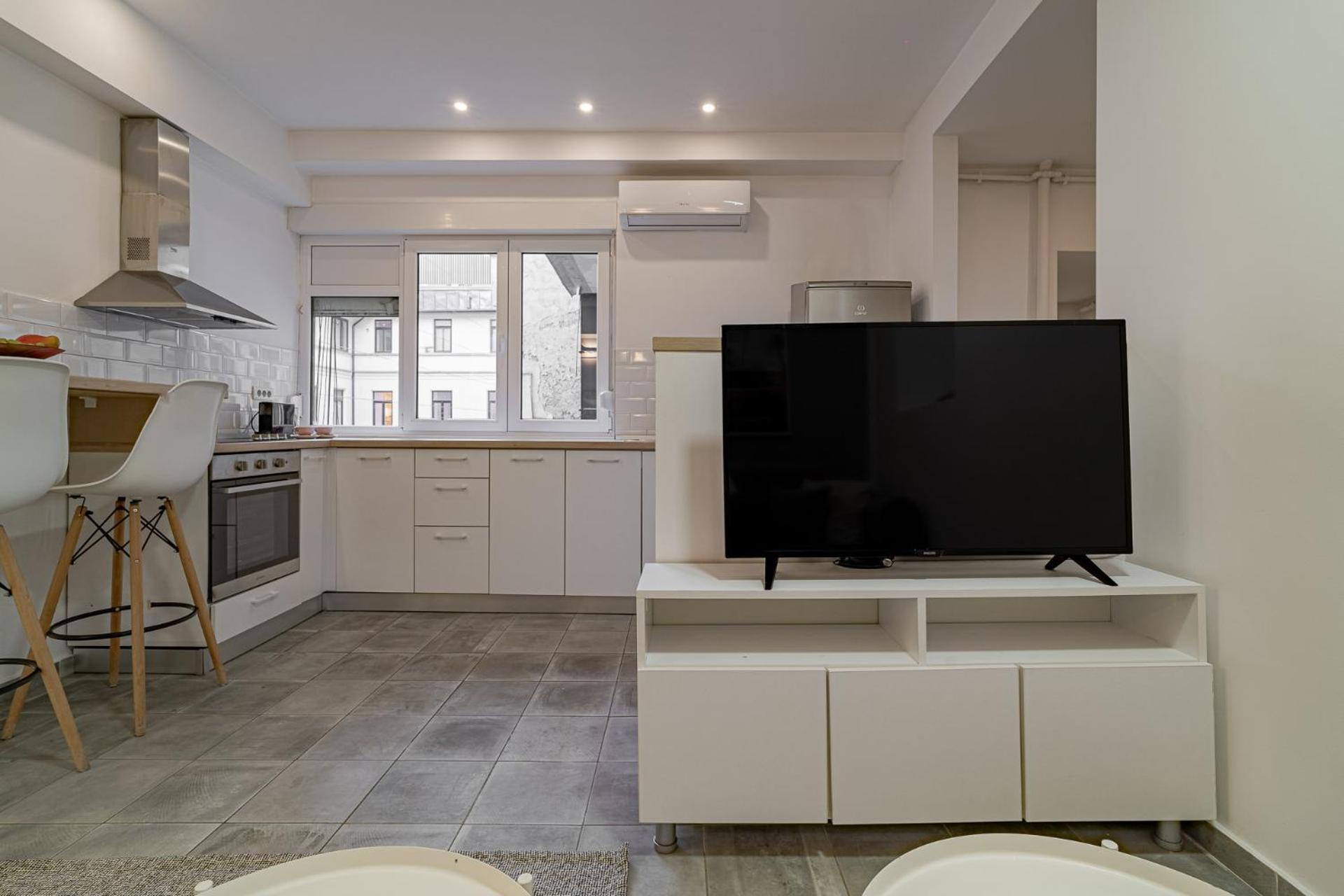 Stylish 2br In Piata Universitatii, Steps To Cismigiu Park *