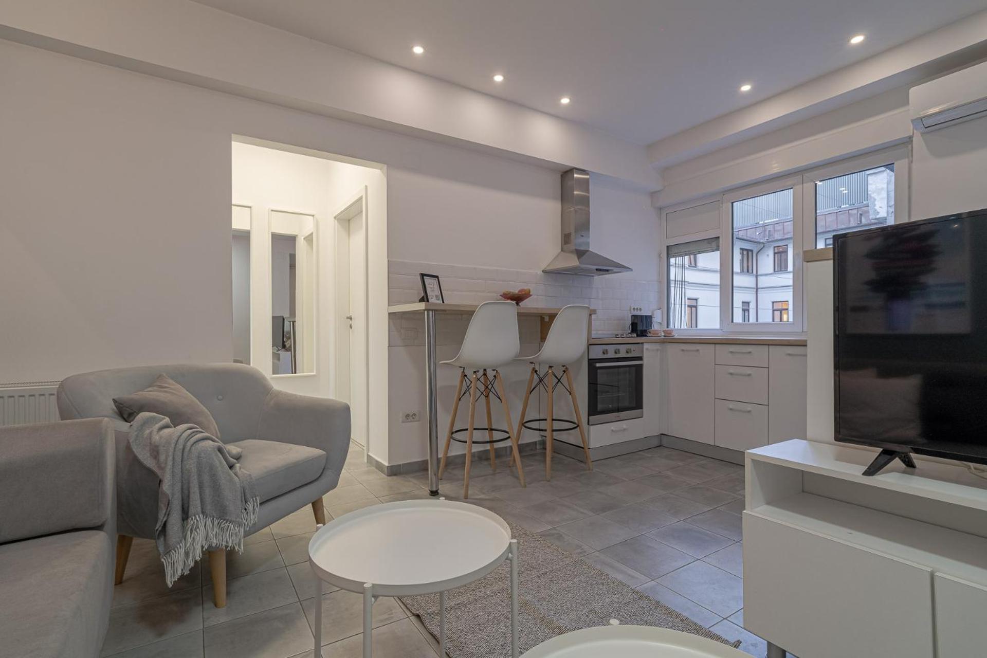Stylish 2br In Piata Universitatii, Steps To Cismigiu Park * Bucureşti
