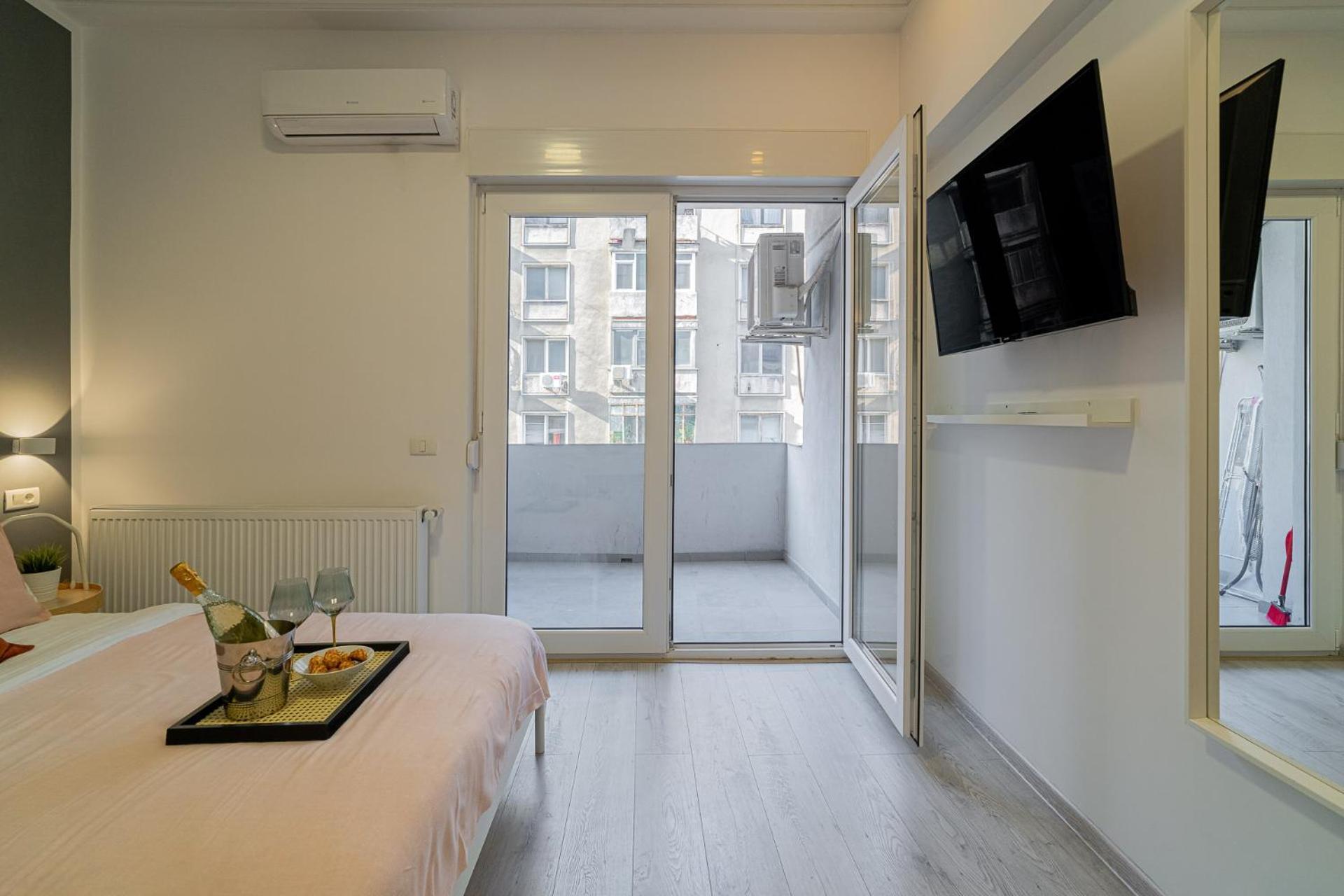 Stylish 2br In Piata Universitatii, Steps To Cismigiu Park