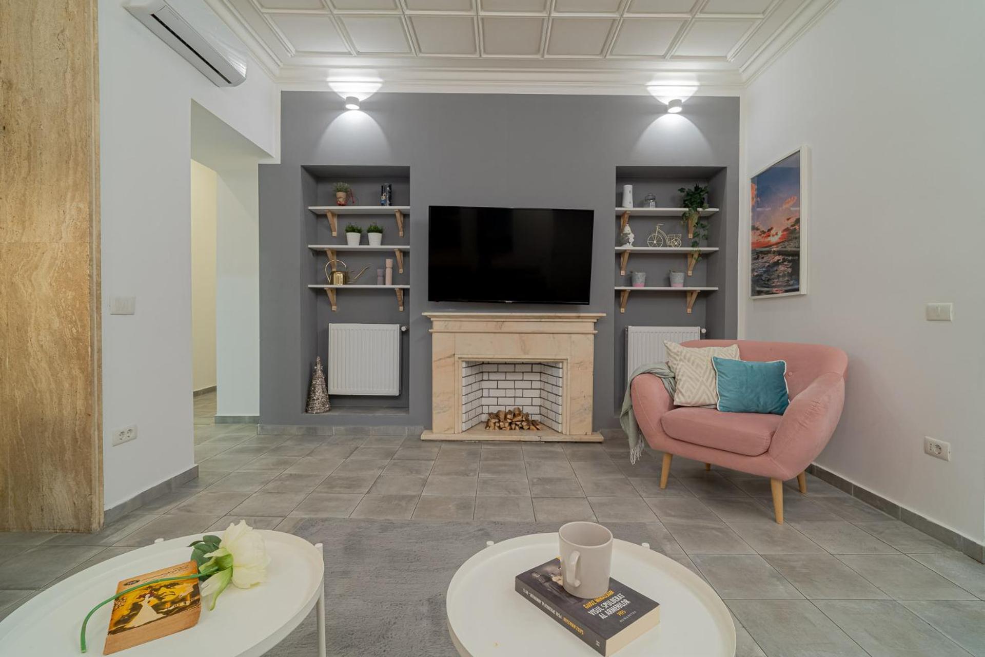 Stylish 2br In Piata Universitatii, Steps To Cismigiu Park *